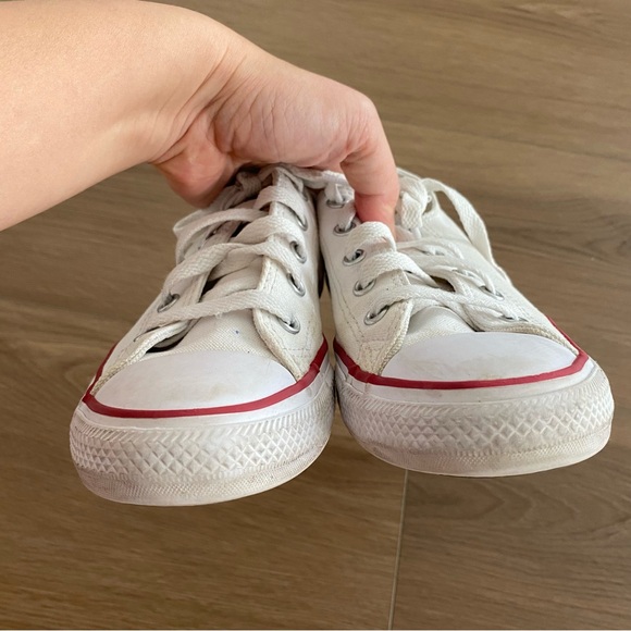 Converse Chuck Taylor All-Star low-top sneakers in white Youth Size 1 - Picture 3 of 8